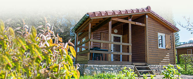 location de chalets en bois dans le Pilat