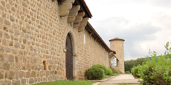 ouvrage militaire de l'époque médiévale