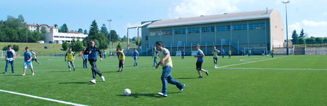terrain de foot synthétique